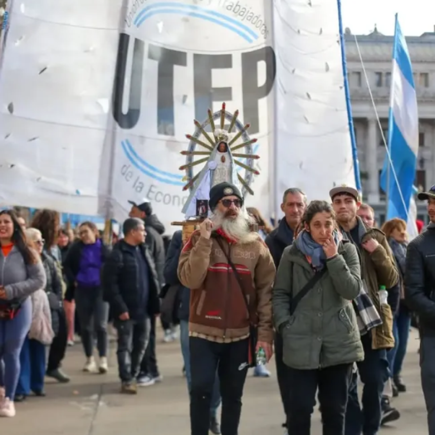 MOVIMIENTOS SOCIALES, SINDICALES Y PYMES MARCHAN POR DEUDAS Y CRISIS DEL SECTOR