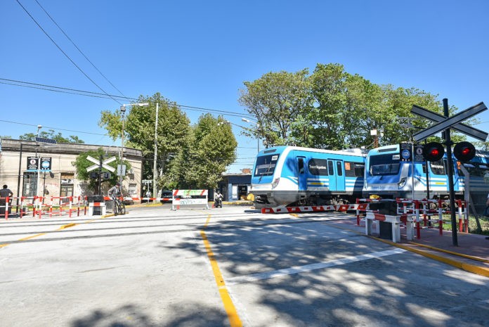 CONGELAN LAS TARIFAS DE COLECTIVOS Y TRENES HASTA DESPUÉS DE LAS ELECCIONES