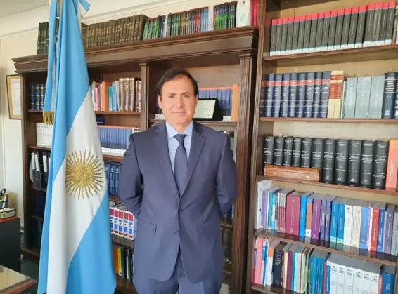  EL JUEZ QUE PROHIBIÓ PUBLICAR LOS AUDIOS DE KARINA MILEI ENFRENTA NUEVE DENUNCIAS