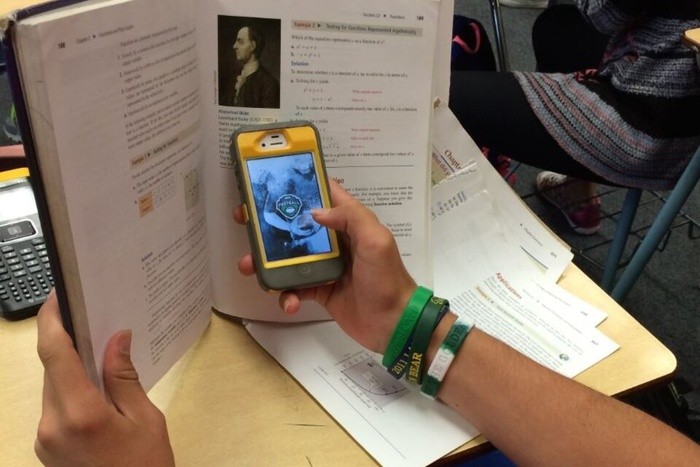 PROHÍBEN EL USO DE CELULARES EN LAS ESCUELAS PRIMARIAS BONAERENSES