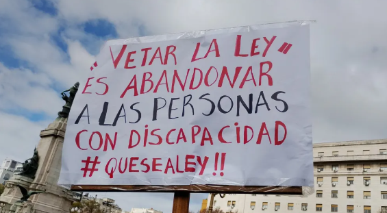 MILEI SE NIEGA A RESPETAR LA CONSTITUCIÓN