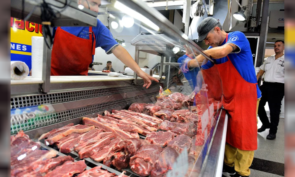 CONSUMO EN CA&Iacute;DA: LOS ARGENTINOS COMEN 5 KILOS MENOS DE CARNE QUE EL A&Ntilde;O PASADO