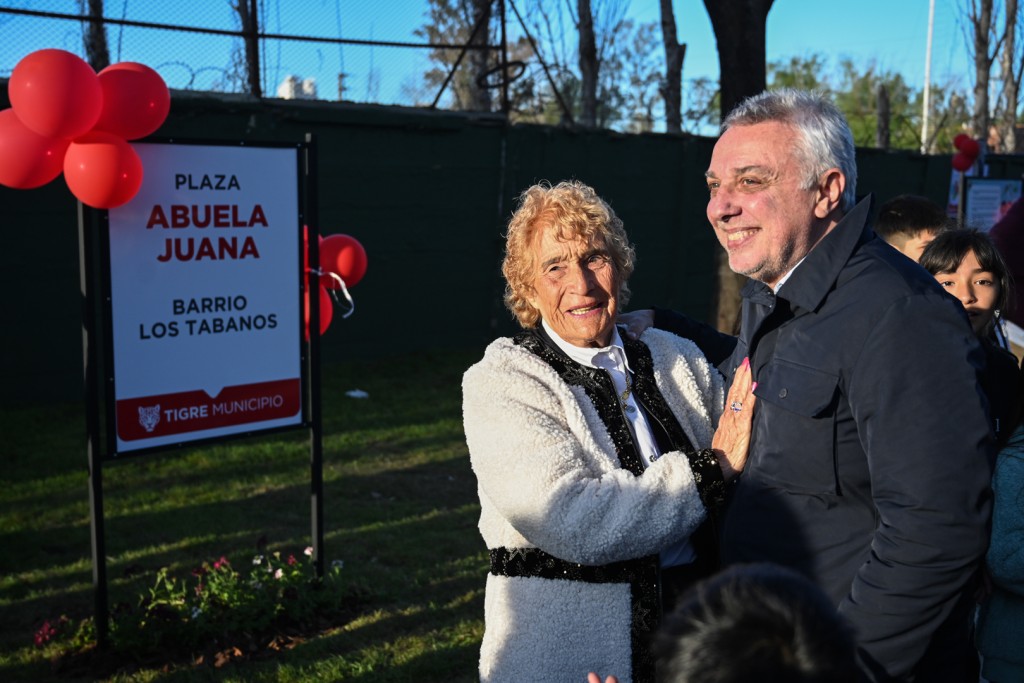  JUNTO A CENTENARES DE FAMILIAS DEL BARRIO LOS T&Aacute;BANOS, JULIO ZAMORA INAUGUR&Oacute; EL PASEO DE LA RIBERA EN TIGRE NORTE