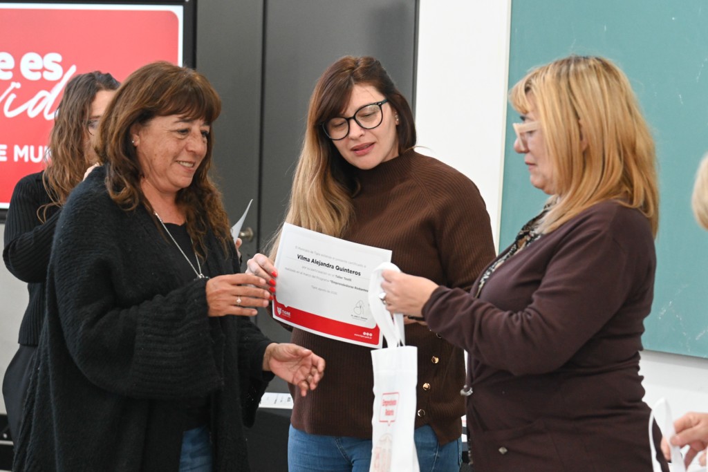 SE ENTREGARON CERTIFICADOS DEL PROGRAMA DE FORMACI&Oacute;N "EMPRENDEDORAS RODANTES" DESTINADO A VECINAS DEL MUNICIPIO DE TIGRE