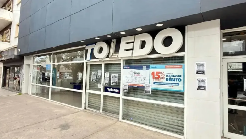 TOLEDO EN CRISIS: YA SE DESPRENDI&Oacute; DE TRES LOCALES EN MAR DEL PLATA Y NEGOCIAN UNA VENTA DE LA CADENA
