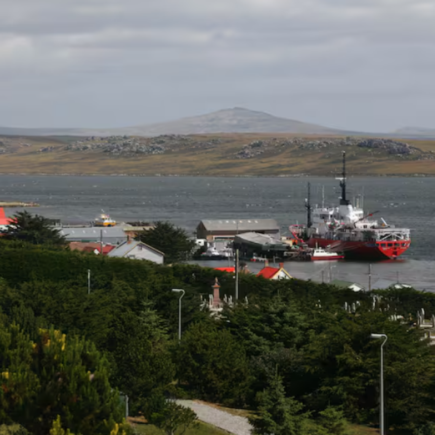 CHILE ACUERDA ABRIR UNA RUTA COMERCIAL MAR&Iacute;TIMA CON LAS ISLAS MALVINAS