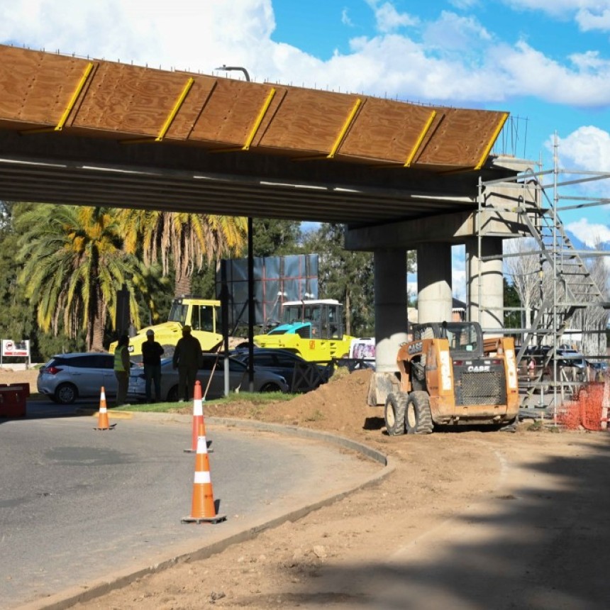 AVANZA LA CONSTRUCCI&Oacute;N DEL PUENTE SOBRE EL CAMINO BENAV&Iacute;DEZ-BANCALARI PARA MEJORAR LA CIRCULACI&Oacute;N DE LOS VECINOS DEL MUNICIPIO DE TIGRE