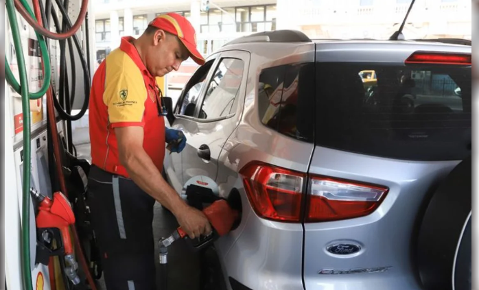 ESTE VIERNES VOLVERÁN A SUBIR LOS COMBUSTIBLES: CUÁNTO AUMENTARON EN EL AÑO