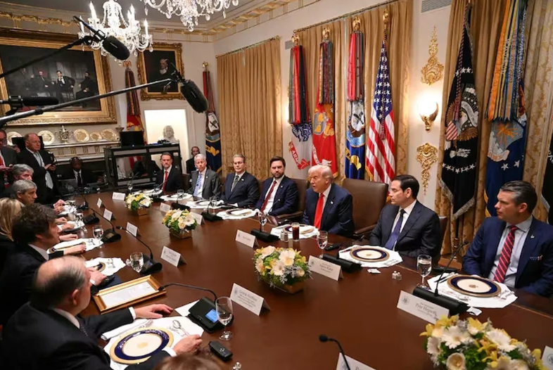 DONALD TRUMP: “SI JAVIER MILEI PIERDE LAS ELECCIONES DE 2027, VAMOS A DEJAR DE APOYAR A ARGENTINA”