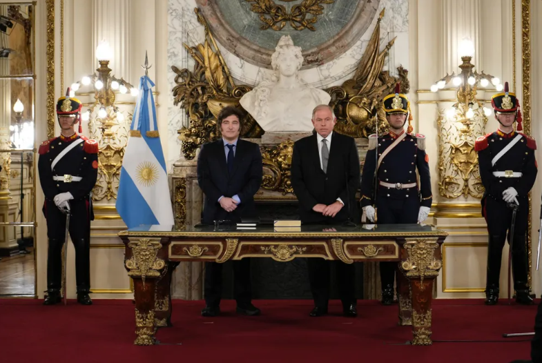 EL CANCILLER GERARDO WERTHEIN LE PRESENTÓ SU RENUNCIA A JAVIER MILEI