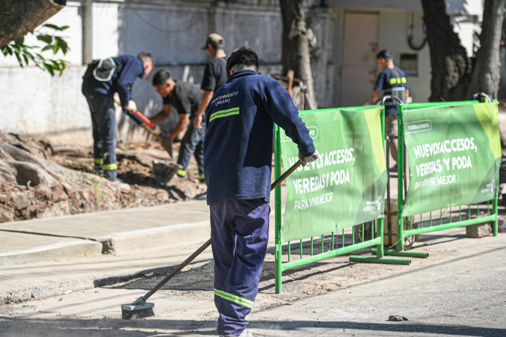 VICENTE L&Oacute;PEZ INICI&Oacute; NUEVAS OBRAS PARA RENOVAR TODO EL ENTORNO DE LA ESTACI&Oacute;N CETR&Aacute;NGOLO EN FLORIDA
