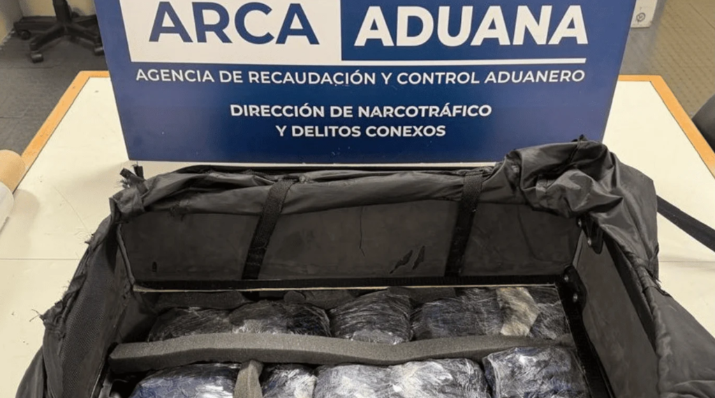 LA ADUANA DE EZEIZA LOGR&Oacute; SECUESTRAR 7,5 KILOS DE &Eacute;XTASIS A PASAJERA BRASILE&Ntilde;A