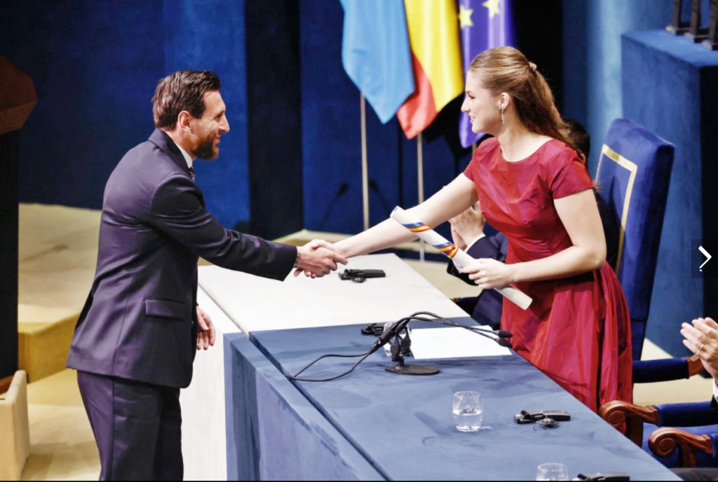 LIONEL MESSI SIGUE HACIENDO HISTORIA: RECIBI&Oacute; EL PREMIO EL PRINCESA DE ASTURIAS