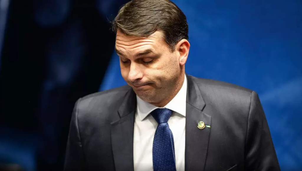 FL&Aacute;VIO BOLSONARO ENTR&Oacute; A LA ARGENTINA PARA FUGARSE A ESTADOS UNIDOS