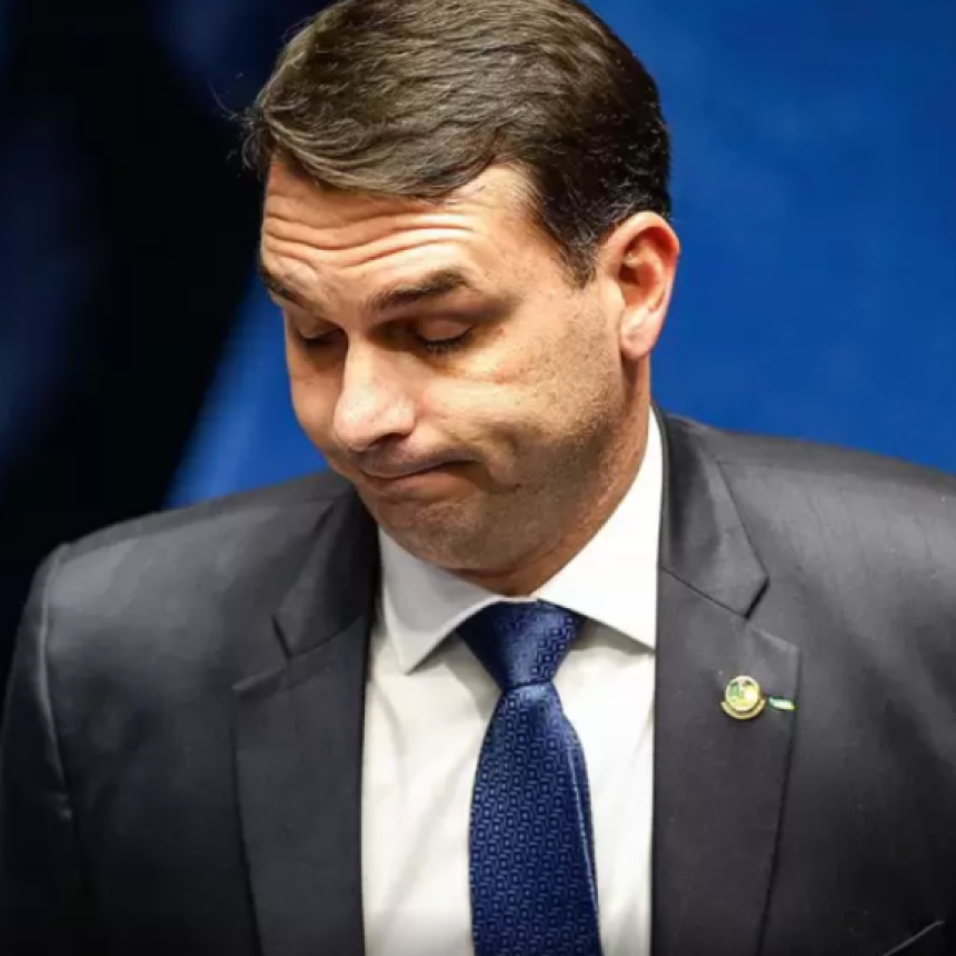 FL&Aacute;VIO BOLSONARO ENTR&Oacute; A LA ARGENTINA PARA FUGARSE A ESTADOS UNIDOS