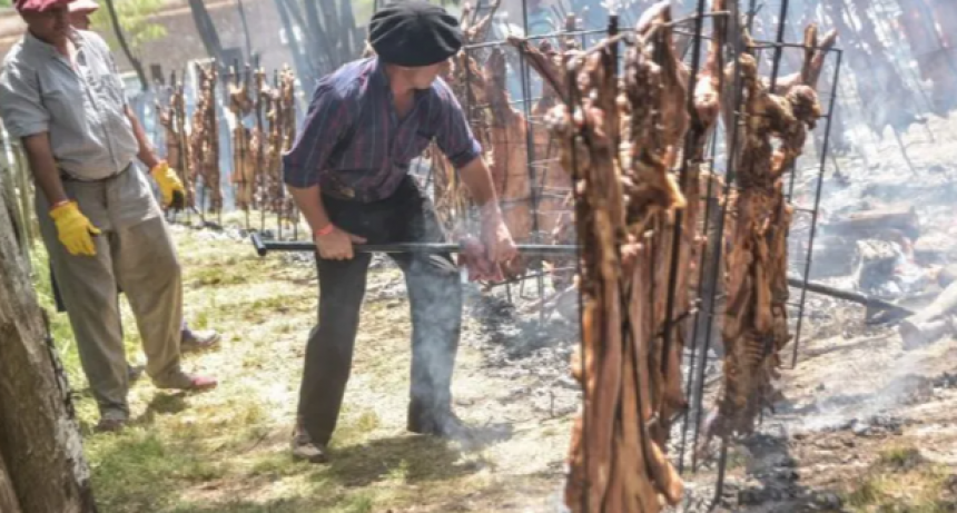 TORTITA NEGRA, PAN, CORDERO Y CERVEZA: TODAS LAS FIESTAS GASTRONÓMICAS DE ESTE FINDE EN LA PROVINCIA