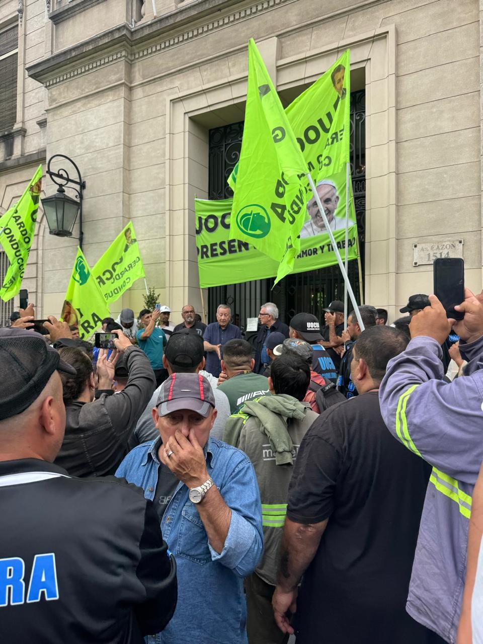 LA UOCRA MARCHÓ CONTRA EL FRENTE RENOVADOR POR LA PARALIZACION DE LA CONSTRUCCION Y SE REUNIO CON JULIO ZAMORA