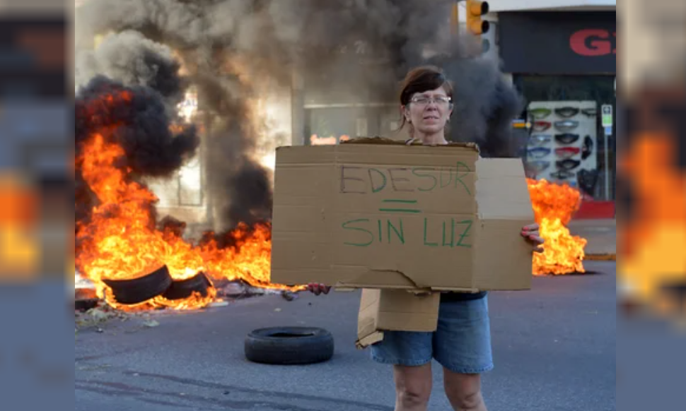 APAGÓN MASIVO EN LA PREVIA DE FIN DE AÑO: HUBO CASI UN MILLÓN DE USUARIOS SIN LUZ